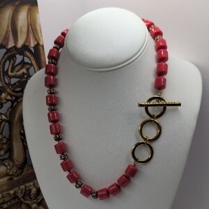 Liz Claiborne Red and Gold Vintage Necklace with Toggle Closure